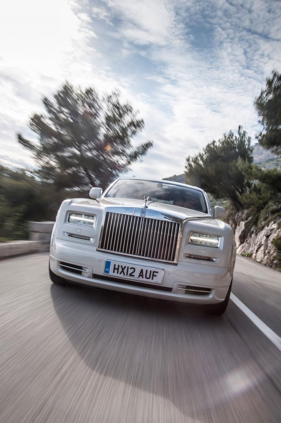  Rolls-Royce Phantom 2012 года  (фото 26 из 38)